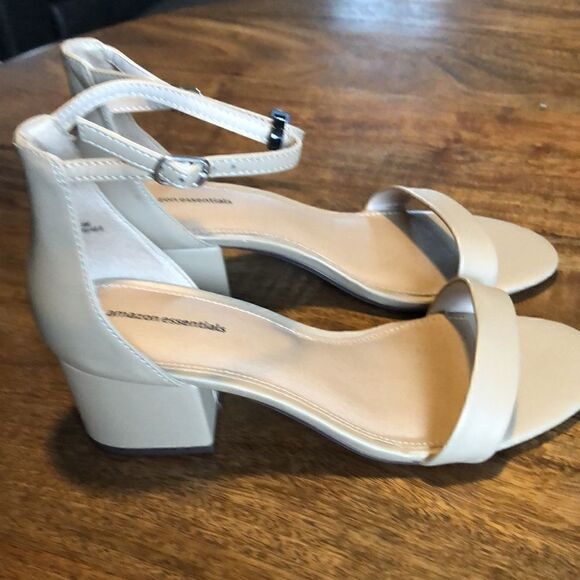 Amazon Essentials Two Strap Heeled Sandal beige faux leather multiple sizes - Picture 9 of 10